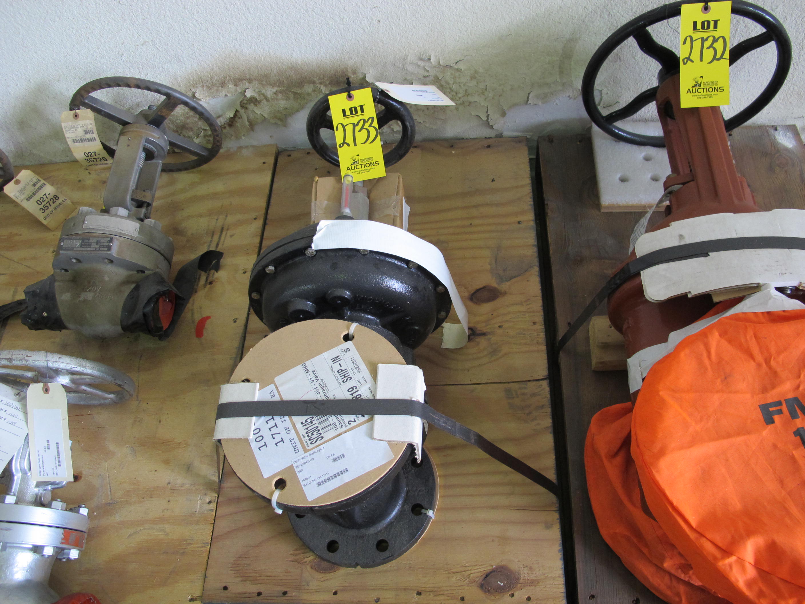 VALVE, DIAPHRAGM TYPE, 4" SIZE, 150 LB RATING, DUCTILE IRON POLYPROPYLENE LINED MATERIAL, FLANGED CONNECTIONS, WEIR STYLE, VITON DIAPHRAGM SOFTGOODS, 2AC CENTURY AIR OPERATOR. WITH FLUORESCENT POSITION INDICATOR AND MANUAL OVERRIDE, PART # 4"/3448-A-454-V1 (MHO) (W-51) LOADING & HANDLING FEE $15-